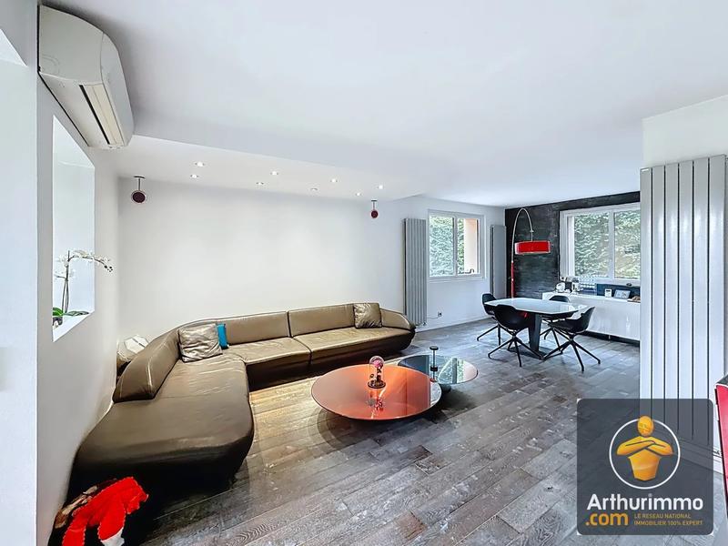 Maison - 300 m² - 10 pièces