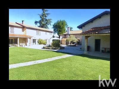 Propriété - 550 m² - 16 pièces