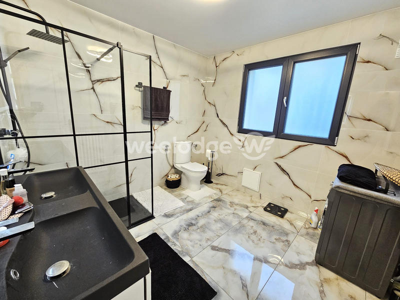 Maison - 156 m² - 8 pièces