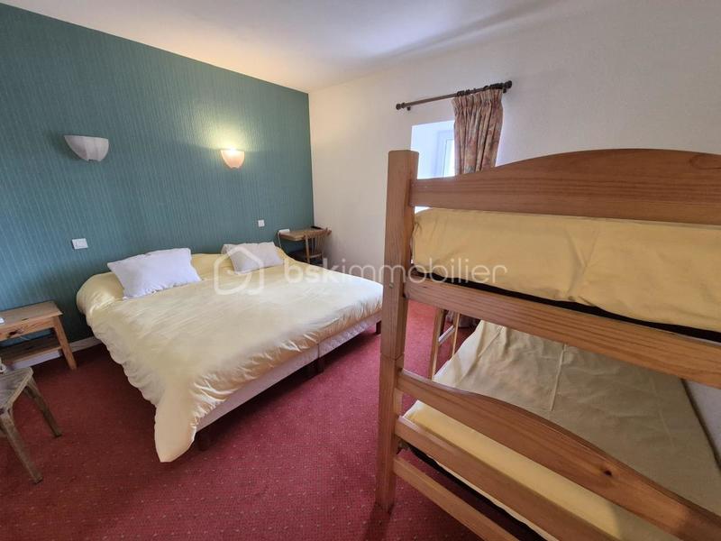 Maison - 500 m² - 16 pièces