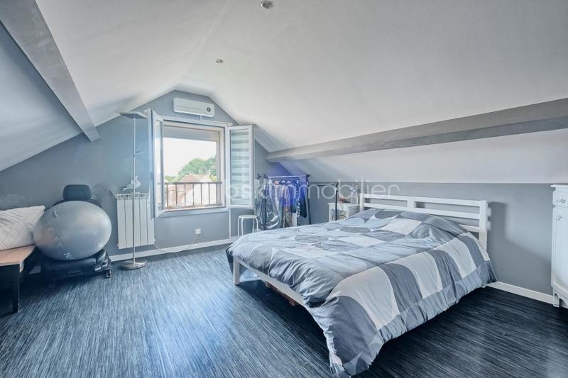 Demeure - 165 m² - 7 pièces