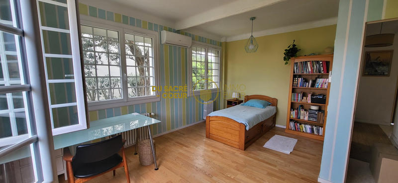 Maison - 213 m² - 6 pièces