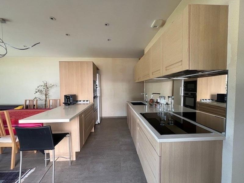 Maison - 254 m² - 9 pièces