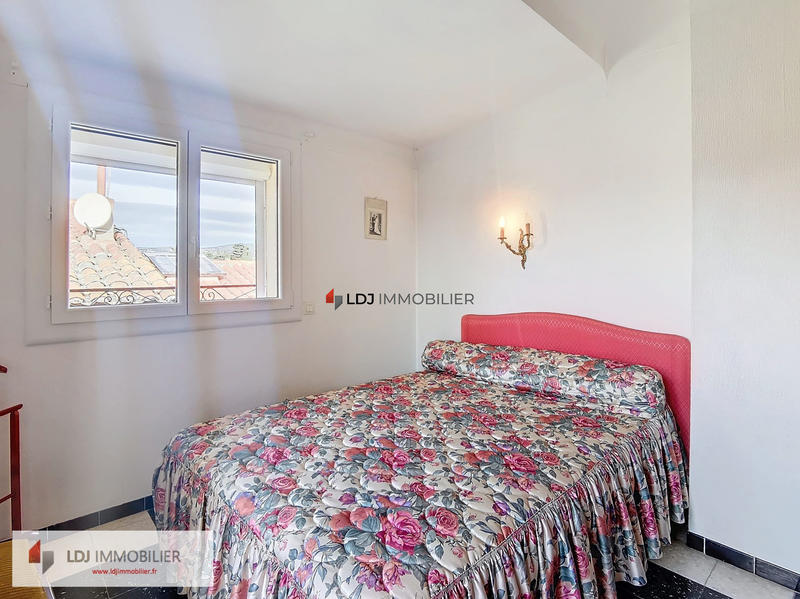 Villa - 100 m² - 5 pièces