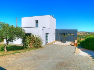 Maison - 200 m² - 4 pièces