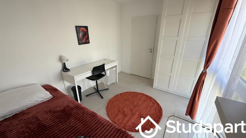 Chambre - 11 m² - 1 pièce