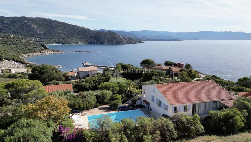 Villa - 189 m² - 6 pièces