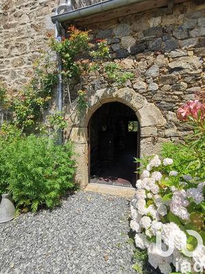 Maison - 236 m² - 8 pièces