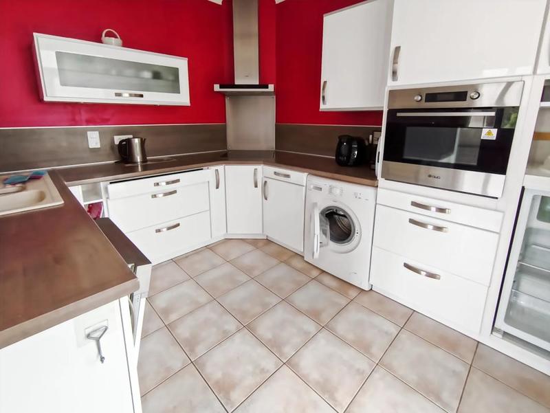 Maison - 237 m² - 10 pièces