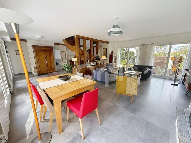 Maison - 180 m² - 6 pièces