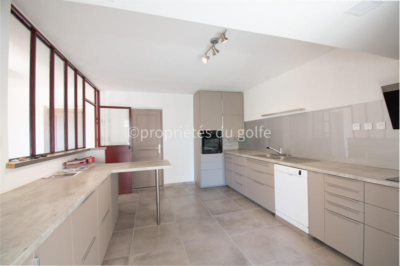 Maison - 309 m² - 9 pièces