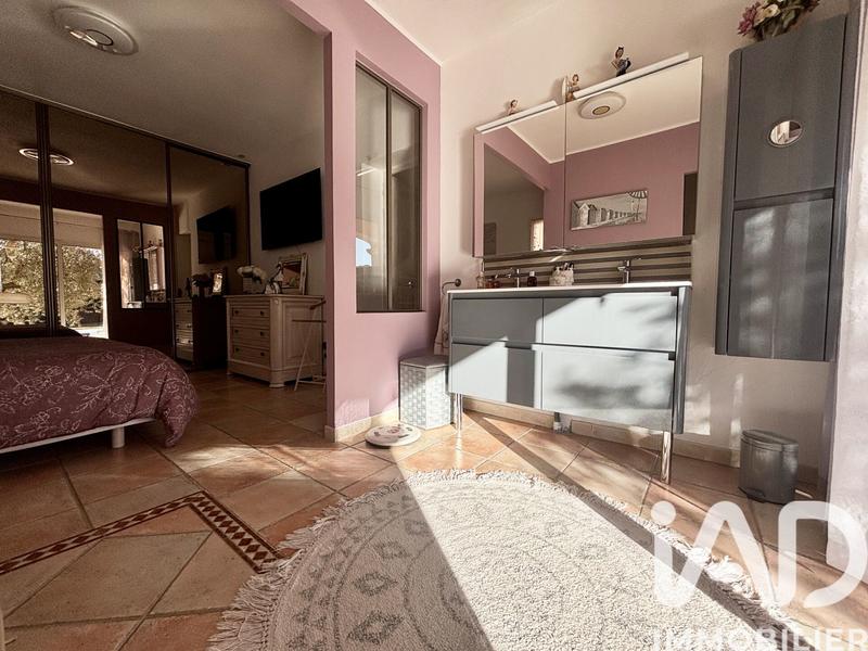 Maison - 260 m² - 7 pièces