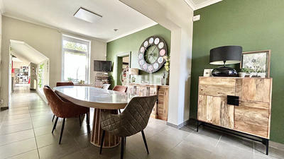 Maison - 273 m² - 12 pièces