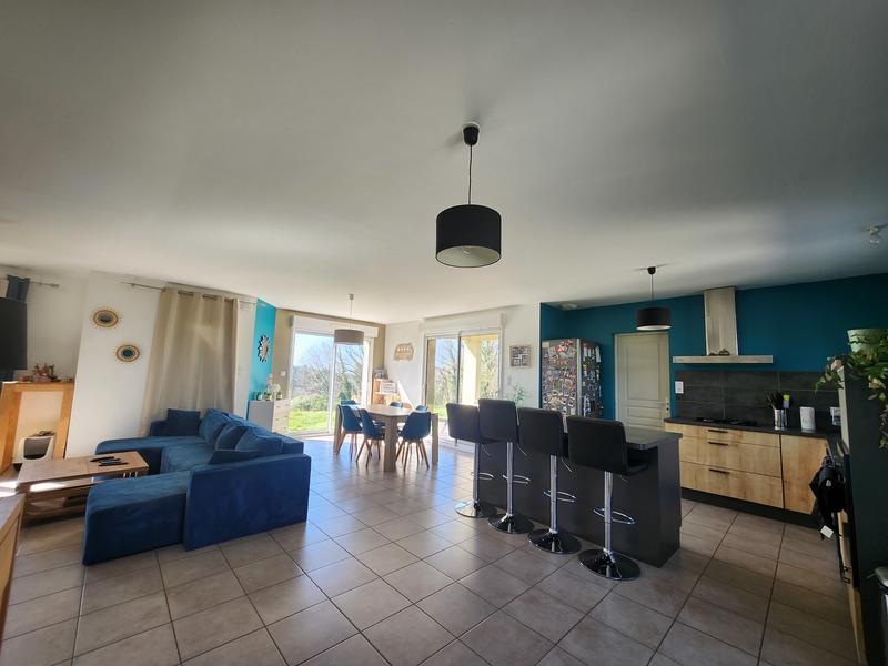 Maison - 95 m² - 5 pièces