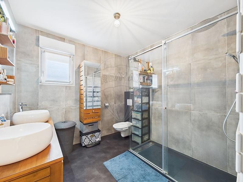 Maison - 93 m² - 6 pièces