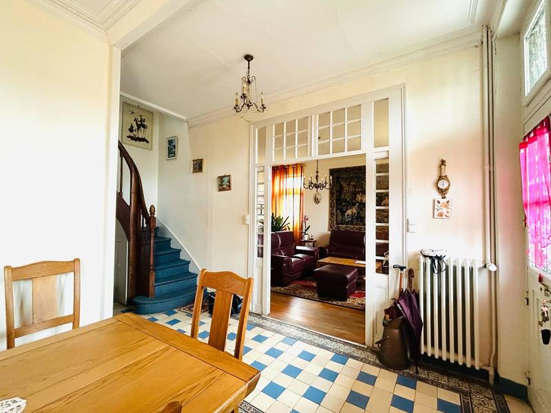 Villa - 121 m² - 6 pièces