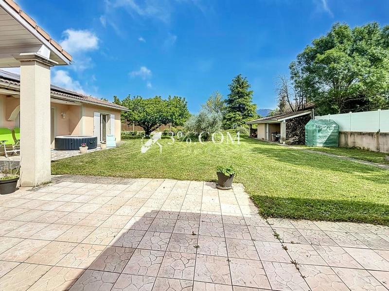 Maison - 268 m² - 11 pièces