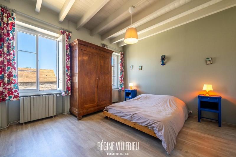 Propriété - 295 m² - 11 pièces