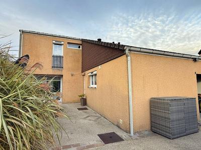 Maison - 104 m² - 5 pièces