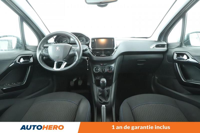 Peugeot 208 1.2 PureTech Signature 5p 82 ch