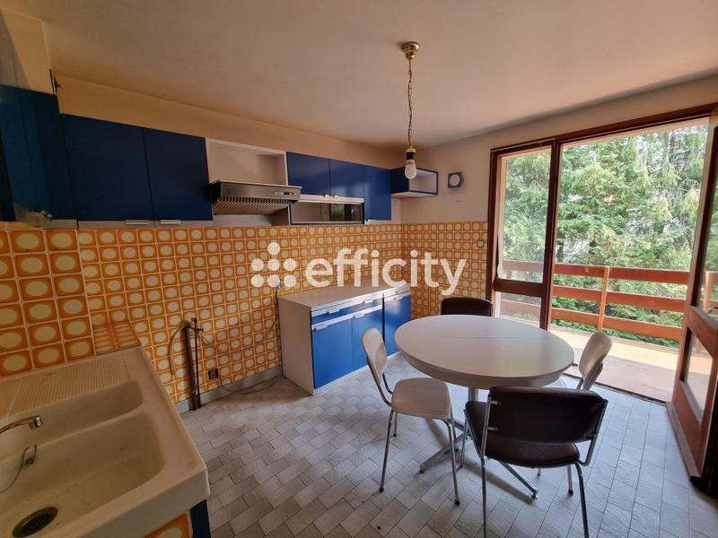 Maison - 272 m² - 11 pièces