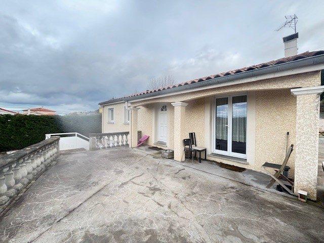 Maison - 96 m² - 5 pièces