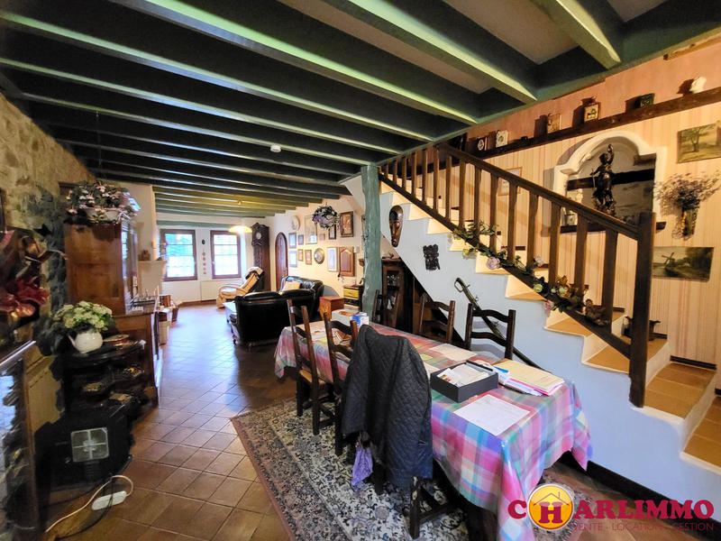 Maison traditionnelle - 192 m² - 6 pièces