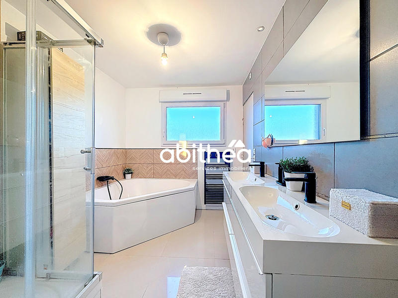 Maison - 171 m² - 8 pièces