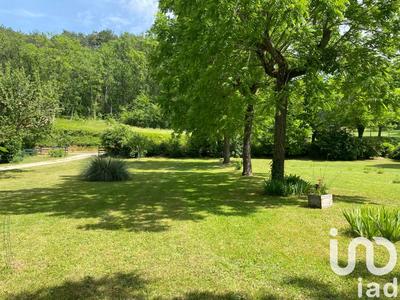 Maison - 250 m² - 8 pièces