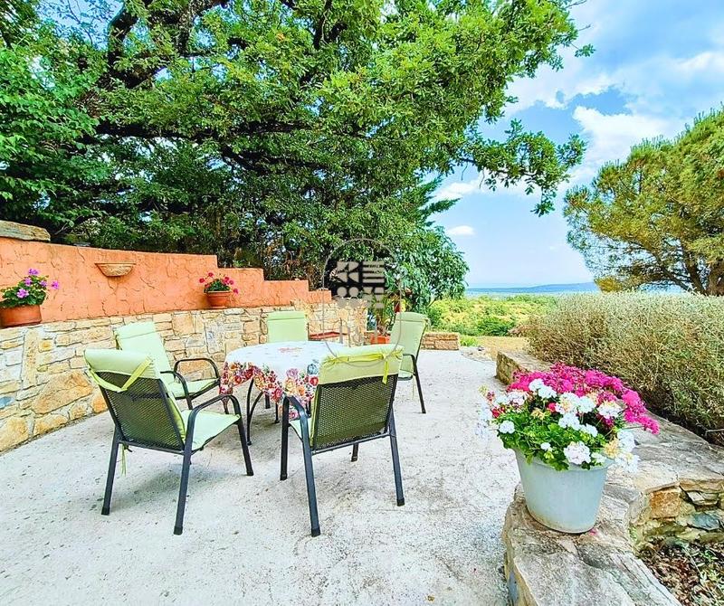 Mas - 250 m² - 11 pièces