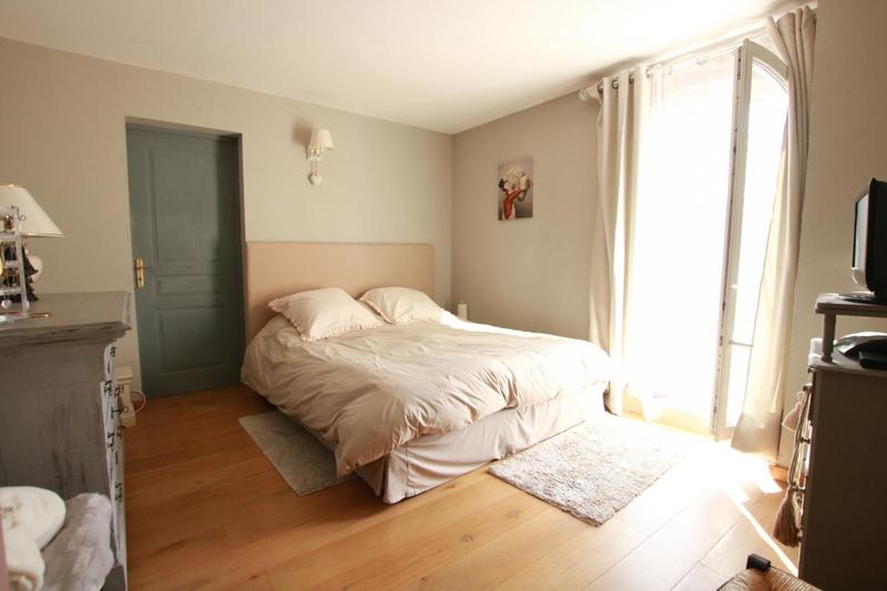 Maison - 650 m² - 20 pièces