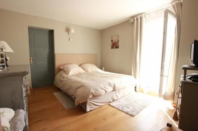 Maison - 650 m² - 20 pièces