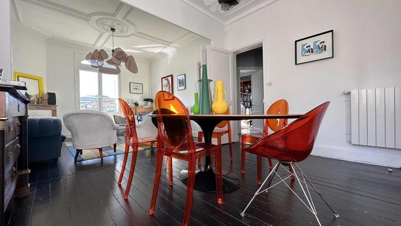 Propriété - 199 m² - 8 pièces