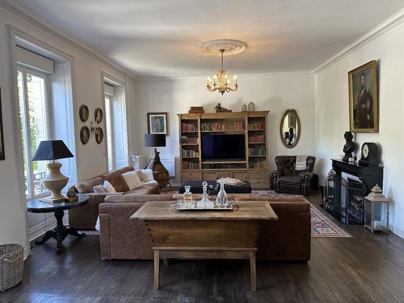 Château - 406 m² - 11 pièces