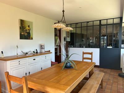 Maison - 312 m² - 9 pièces