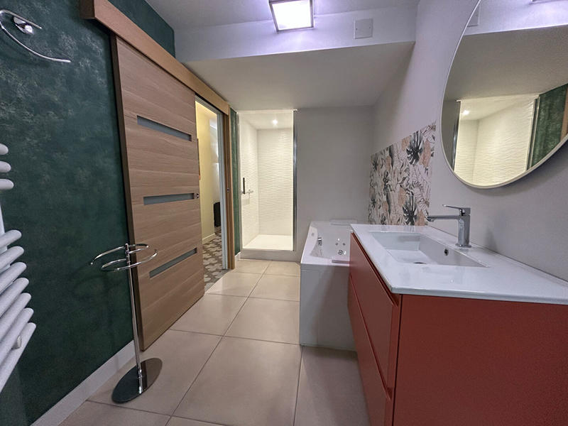 Appartement - 190 m² - 6 pièces