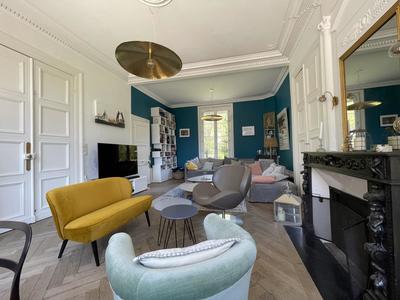 Propriété - 450 m² - 15 pièces