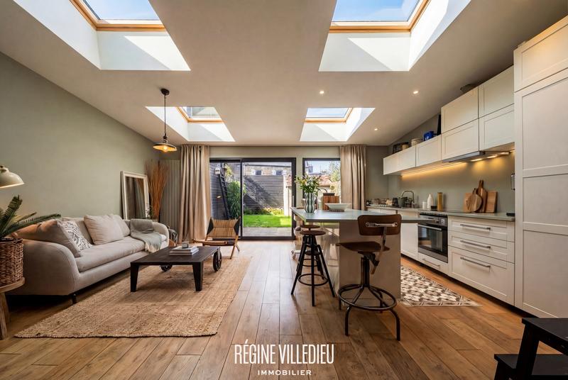 Maison - 121 m² - 6 pièces