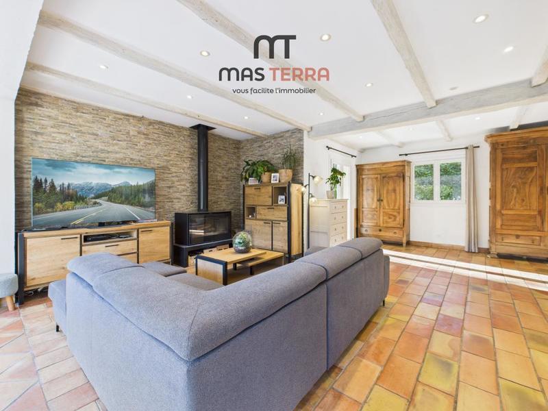 Maison - 230 m² - 6 pièces