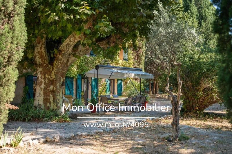 Mas - 210 m² - 10 pièces