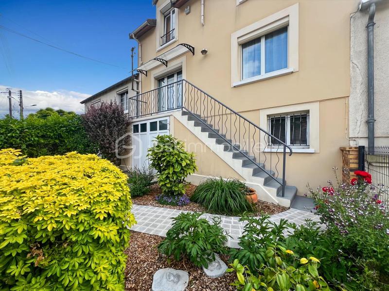 Maison traditionnelle - 124 m² - 6 pièces