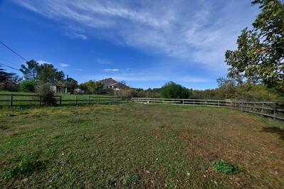 Mas - 380 m² - 14 pièces