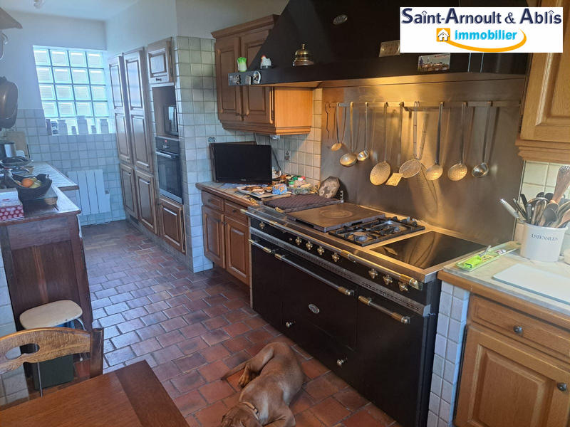 Maison traditionnelle - 150 m² - 8 pièces