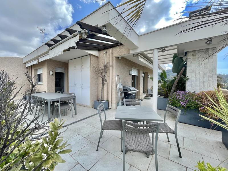 Appartement - 143 m² - 4 pièces