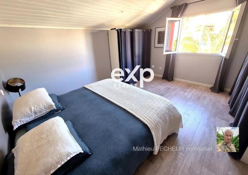 Maison - 269 m² - 10 pièces