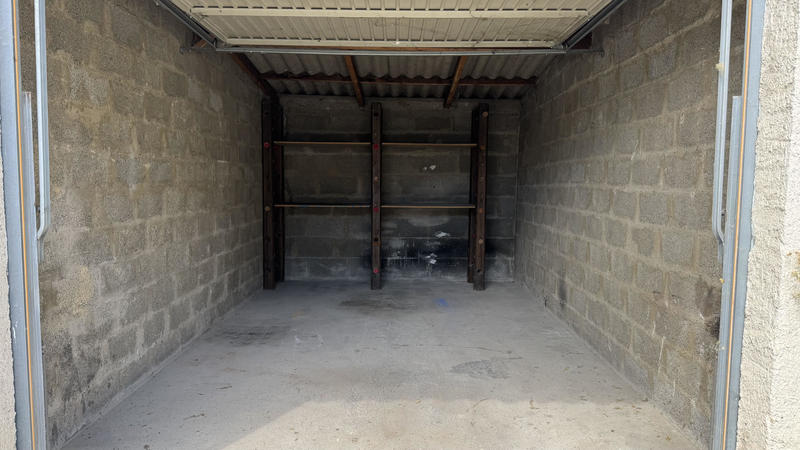 Parking / Garage - 14 m²