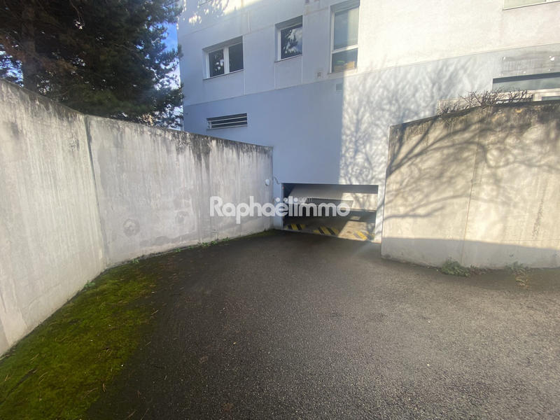 Parking / Garage - 30 m²