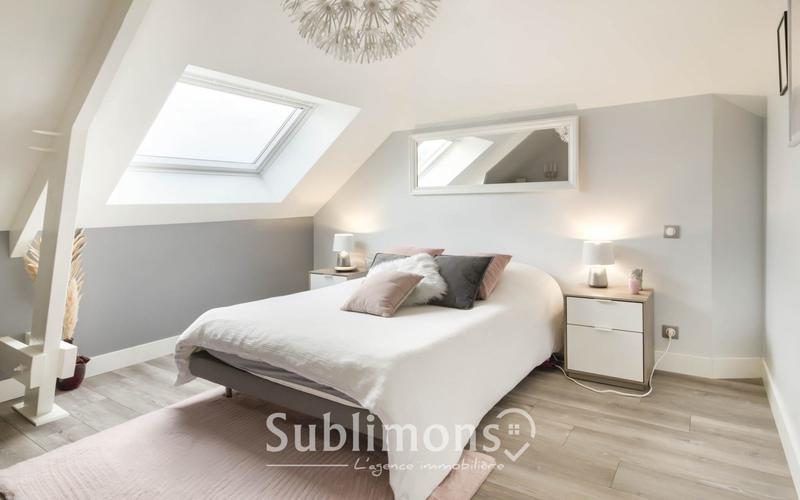 Maison - 250 m² - 8 pièces