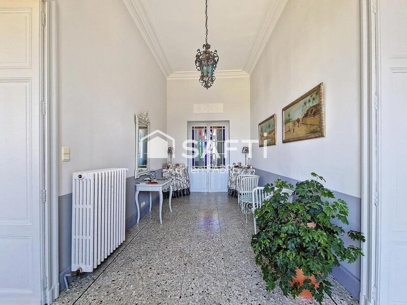 Château - 448 m² - 12 pièces