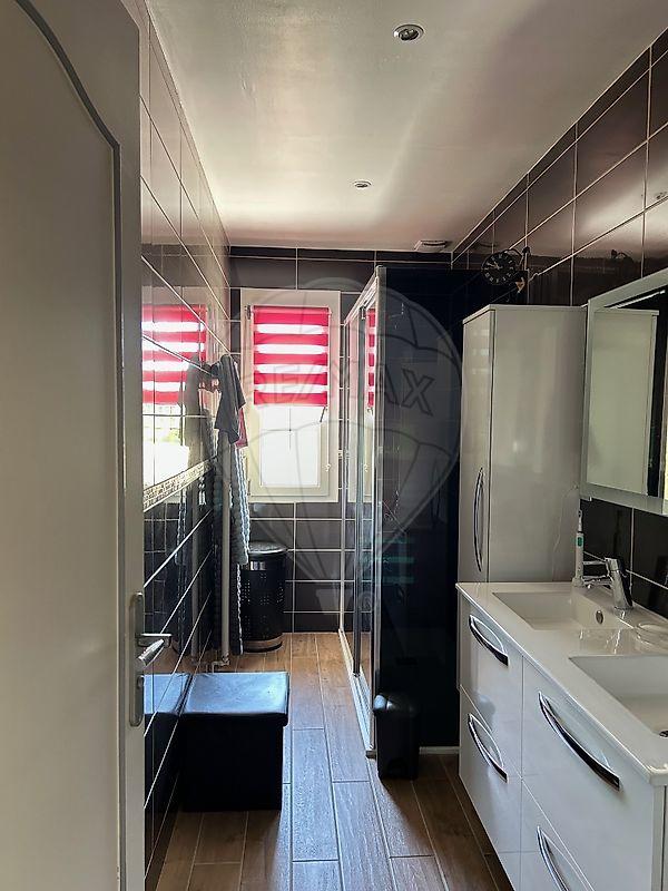 Pavillon - 100 m² - 5 pièces